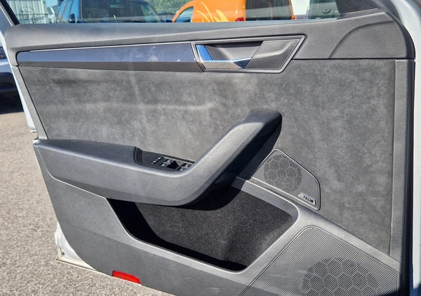 Skoda Superb cena 70000 przebieg: 189106, rok produkcji 2018 z Kcynia małe 301